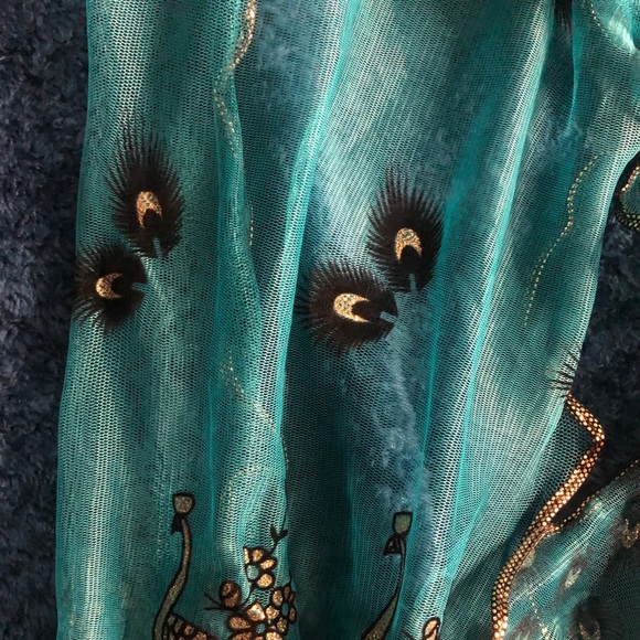 Fashion Scarf - Picture 2 of 3